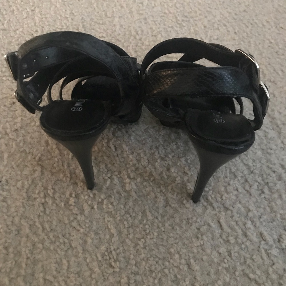 Shoes - Picture 4 of 5